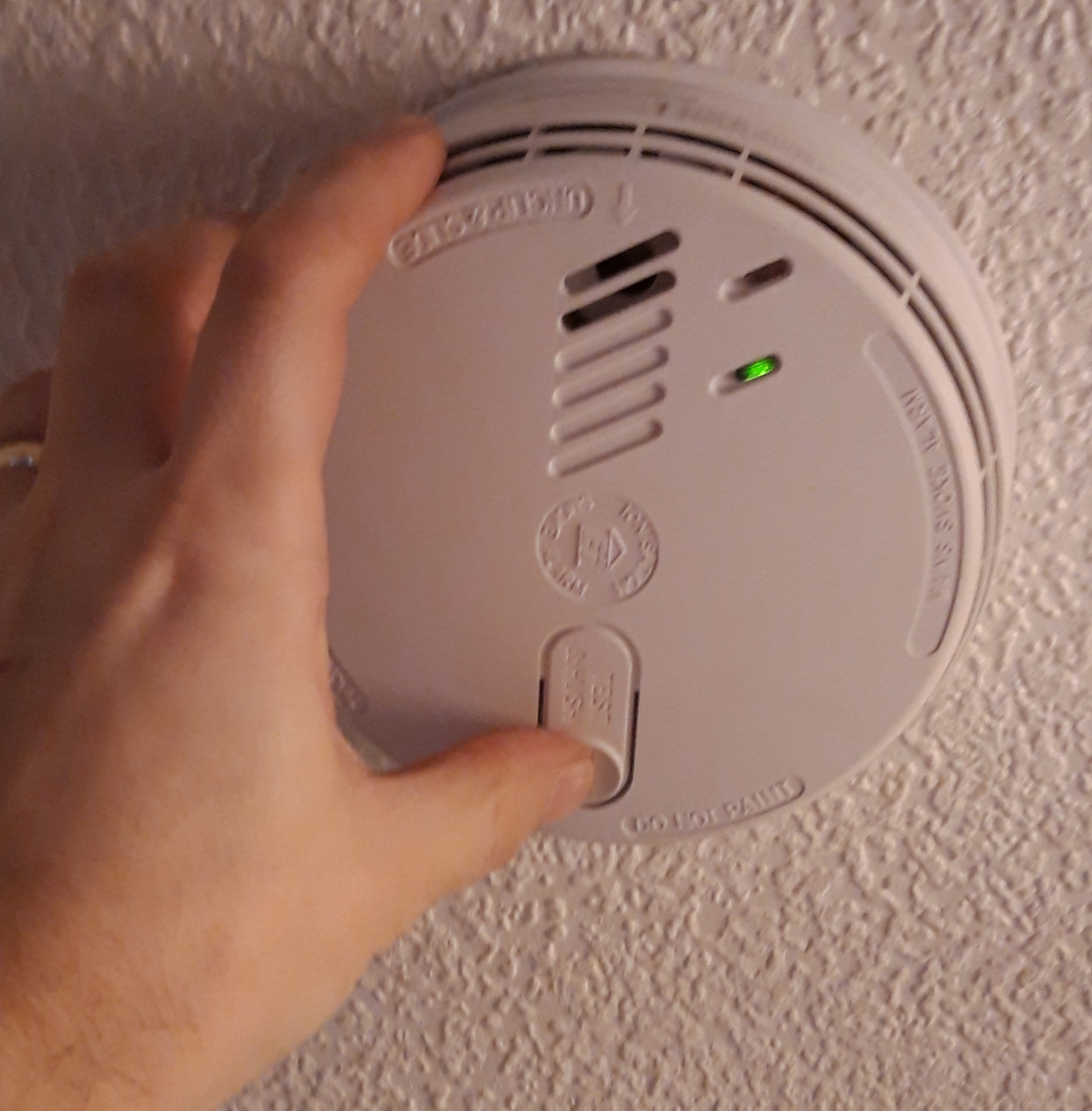 electrician to install a smoke detector 